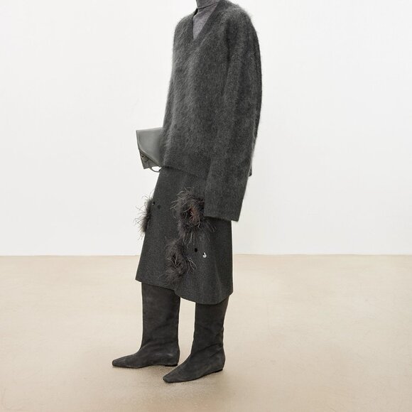 CHICJOC Ostrich Feather Embellished Wool Midi Skirt Luxury Handcrafted Appliqué - Picture 11 of 14